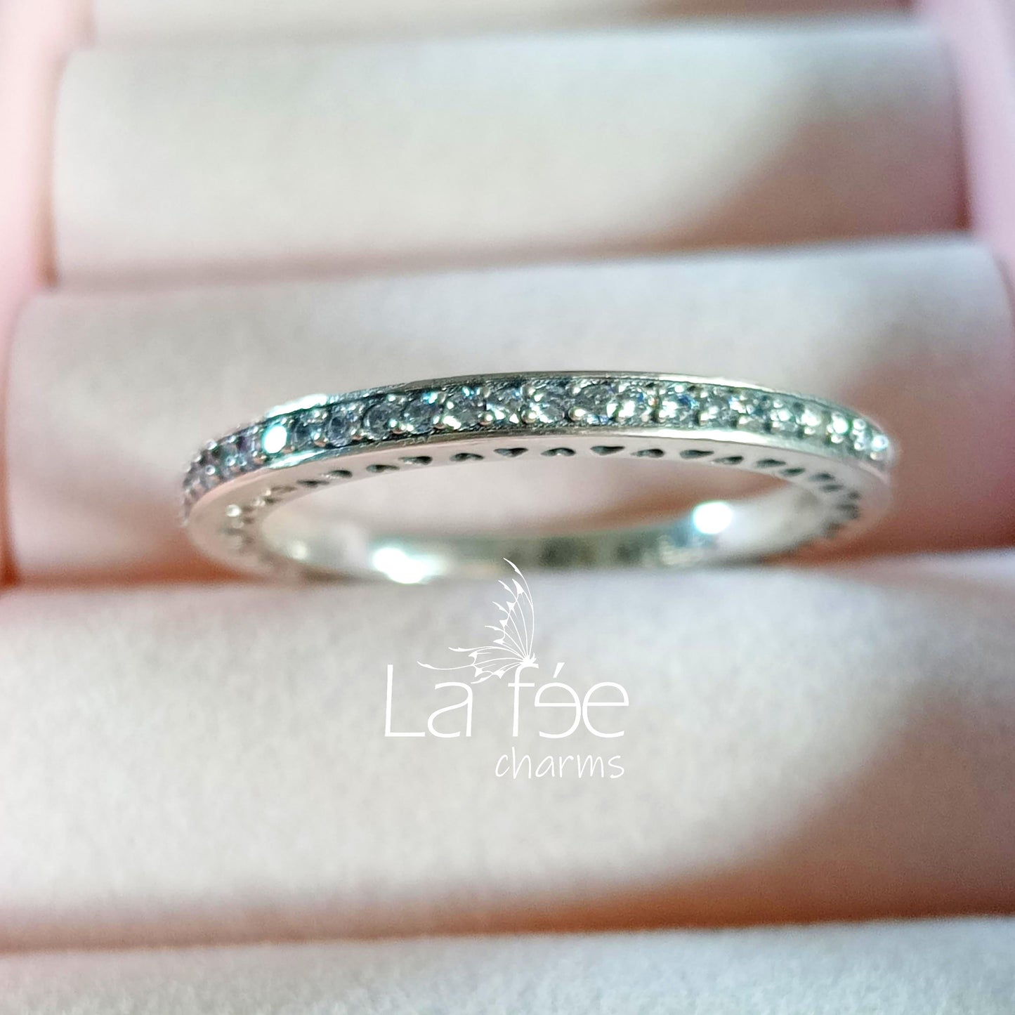 Anillo Blanco con Zircones