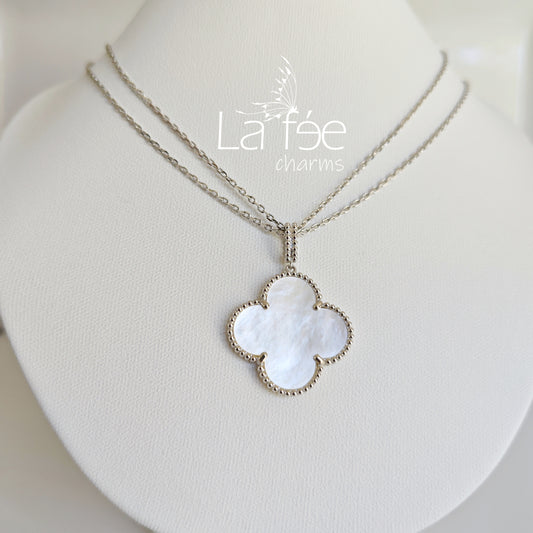 Colgante Trébol Blanco doble cadena