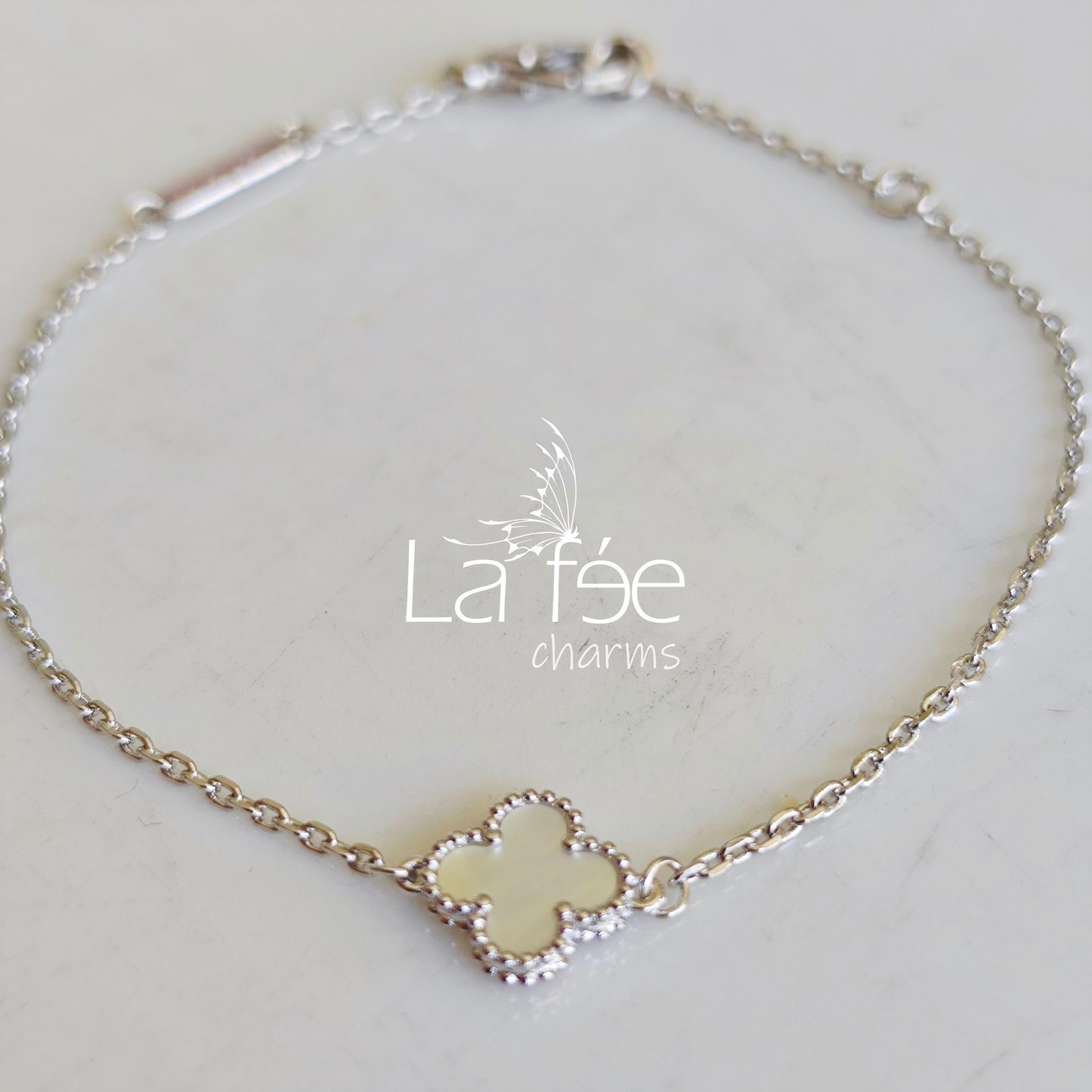 Pulsera Simple Trébol Blanco