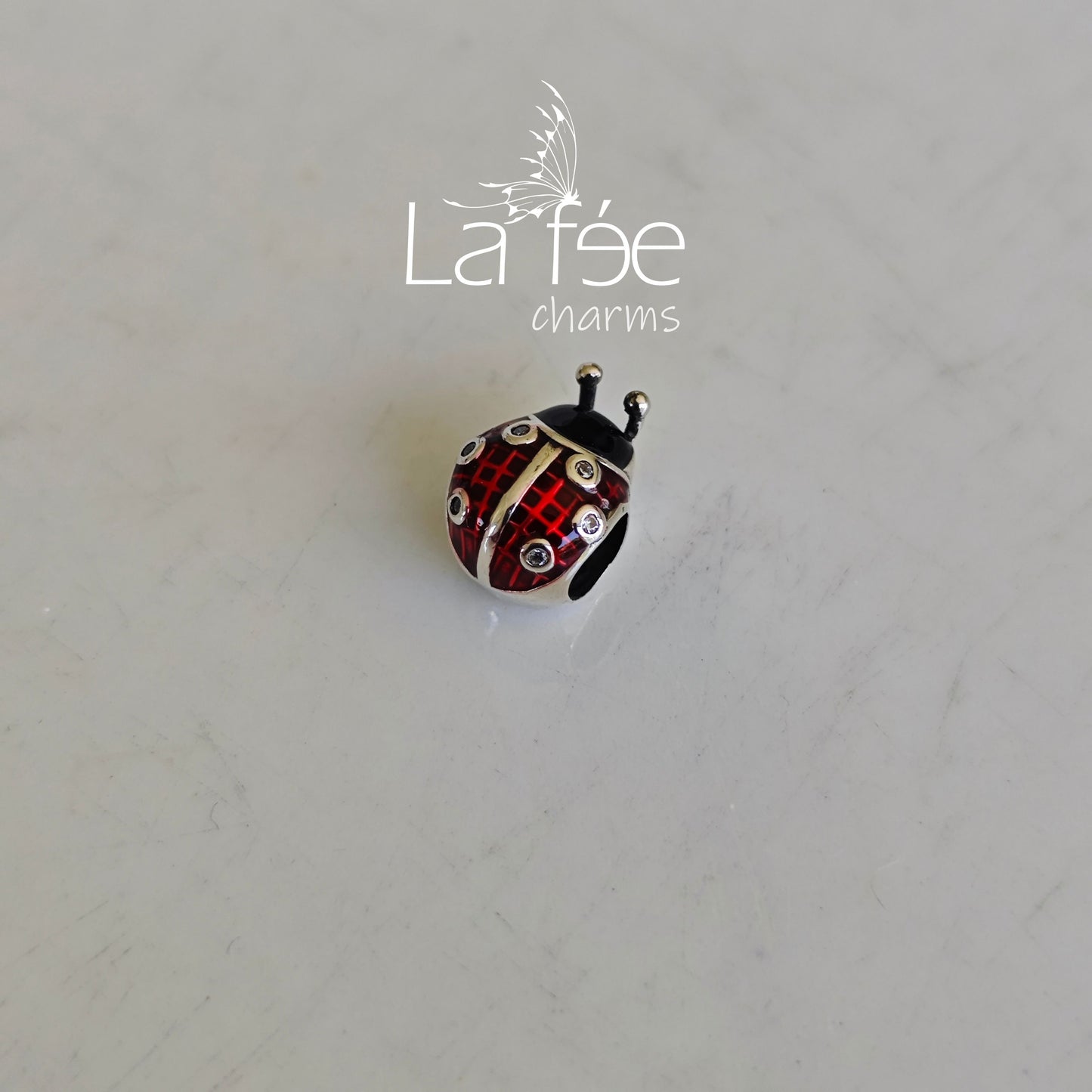 Charm Chinita Roja
