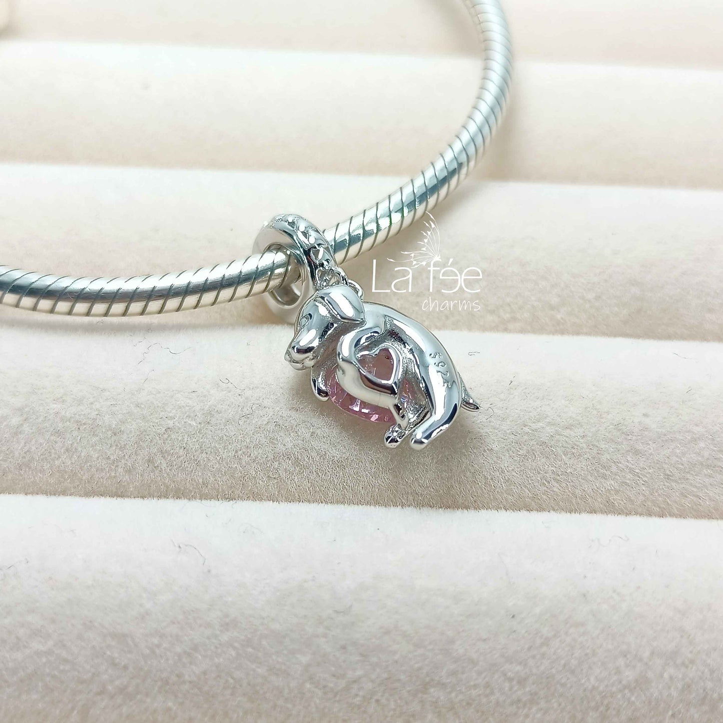 Charm Perrito con Zircón Rosa