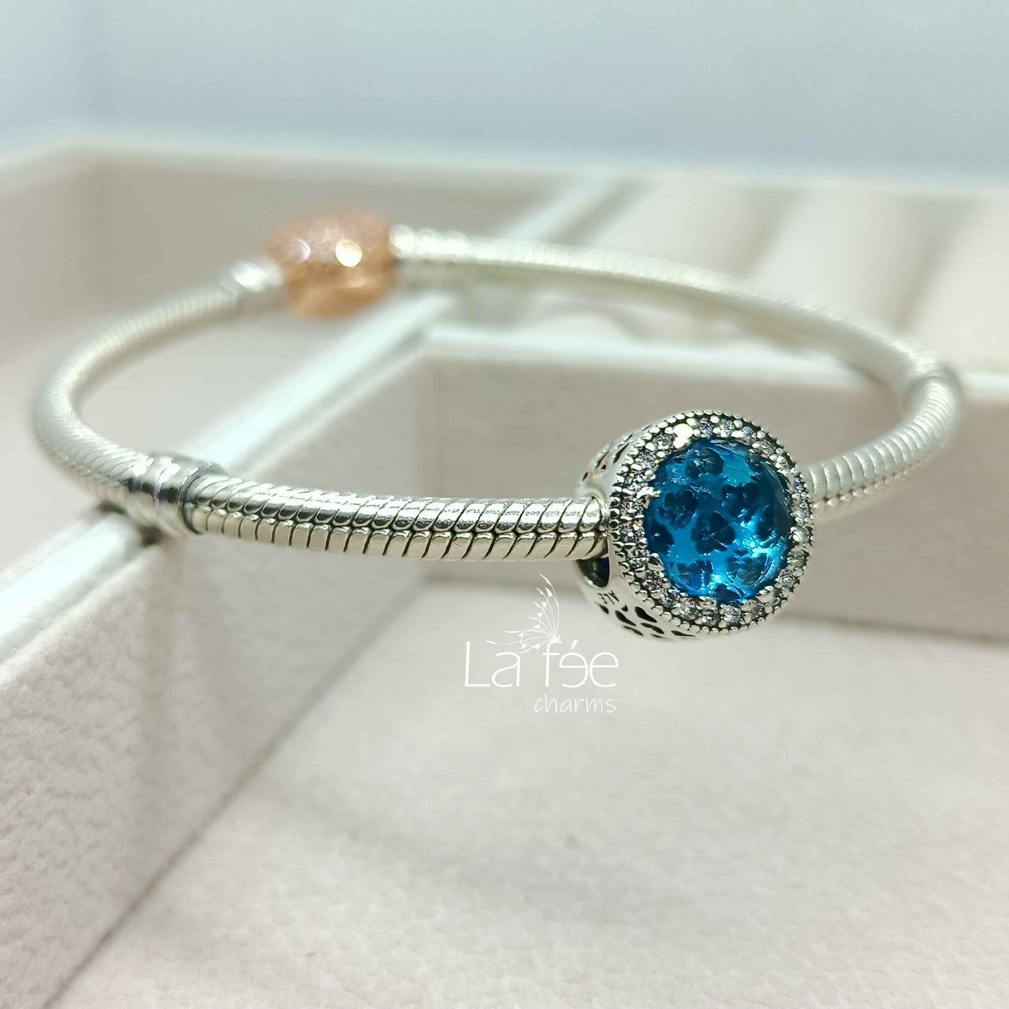 Charm Corazones Cristal Celeste