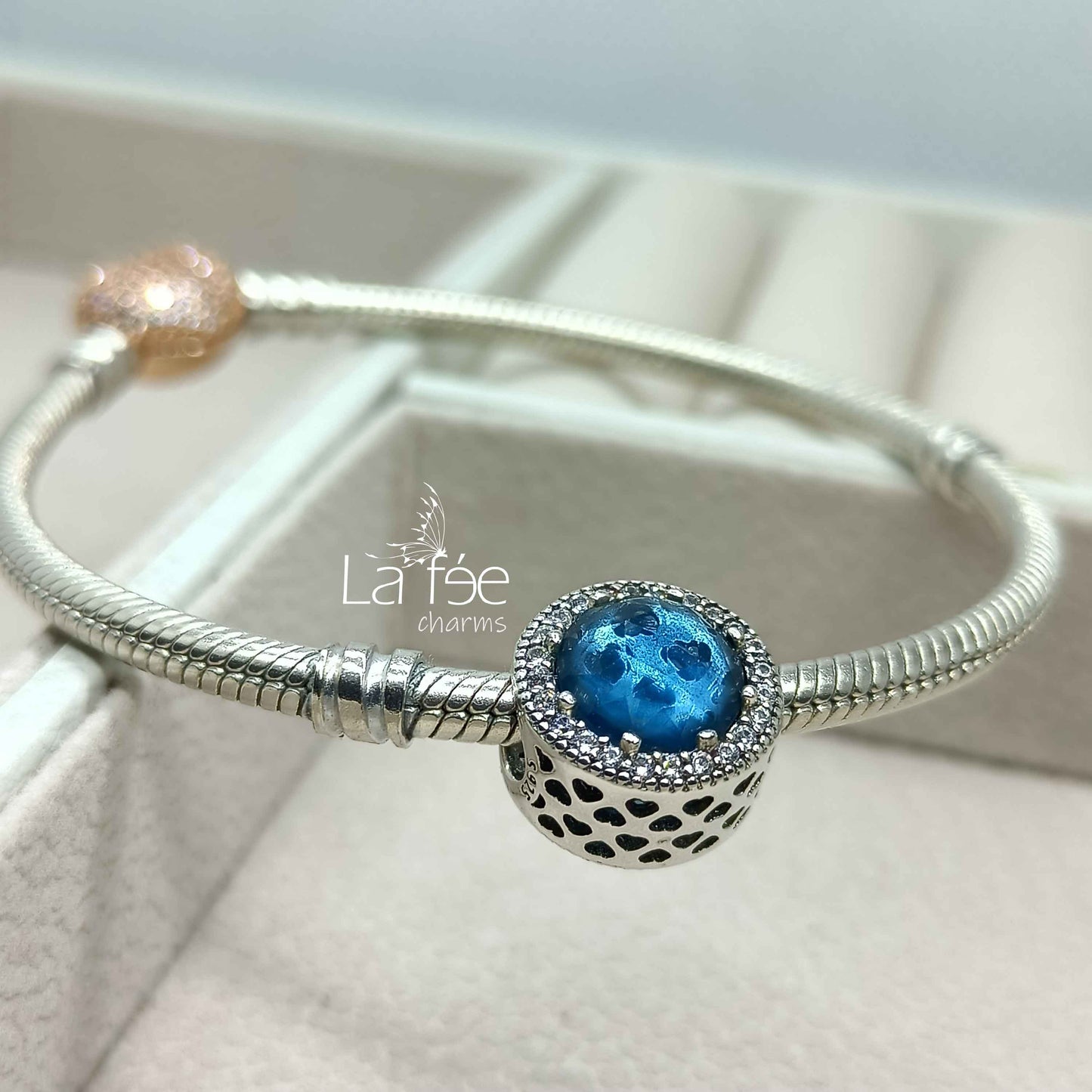 Charm Corazones Cristal Celeste