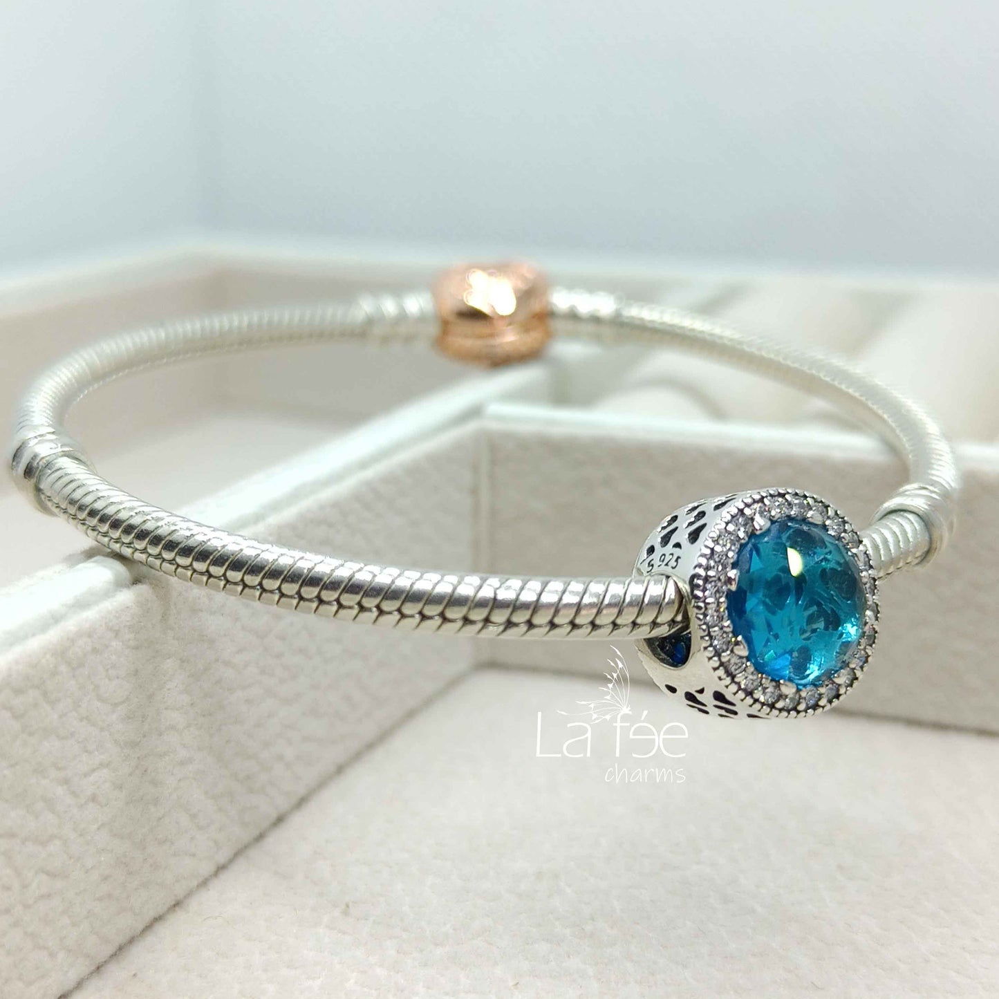 Charm Corazones Cristal Celeste