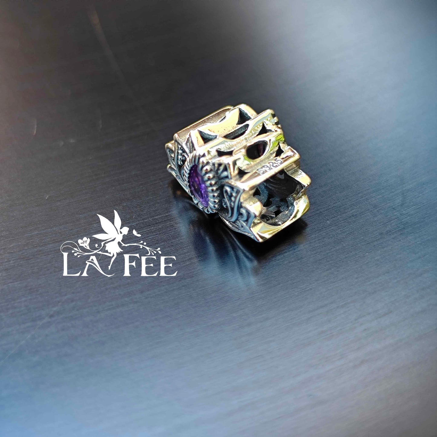Charm Flor de Loto Zircón Lila