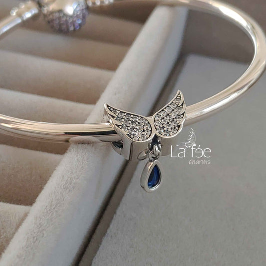 Charm Alas con Gota Azul