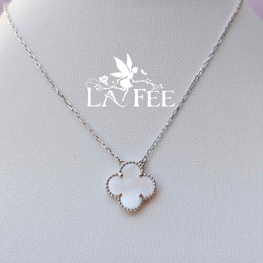 Colgante Trébol Blanco - 15mm