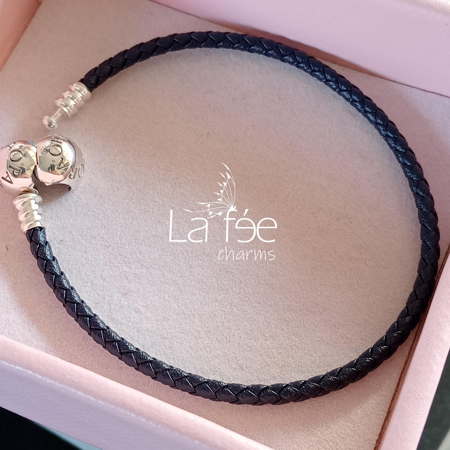 Pulsera Negra Simple con Broche Esférico