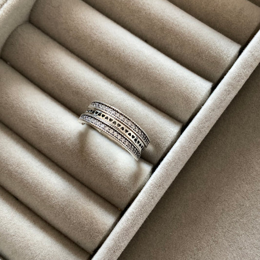 Anillo Corazones y Zircones