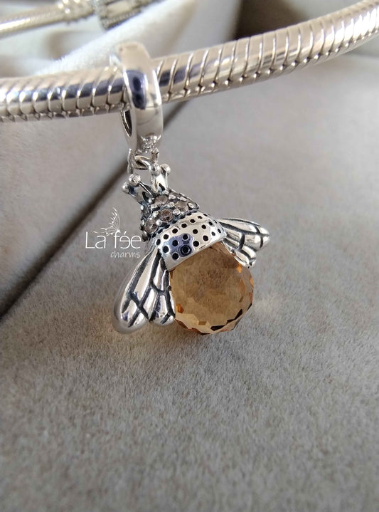 Charm Abeja Reina