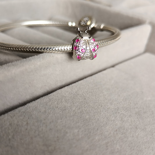 Charm Chinita Zircones Rosa
