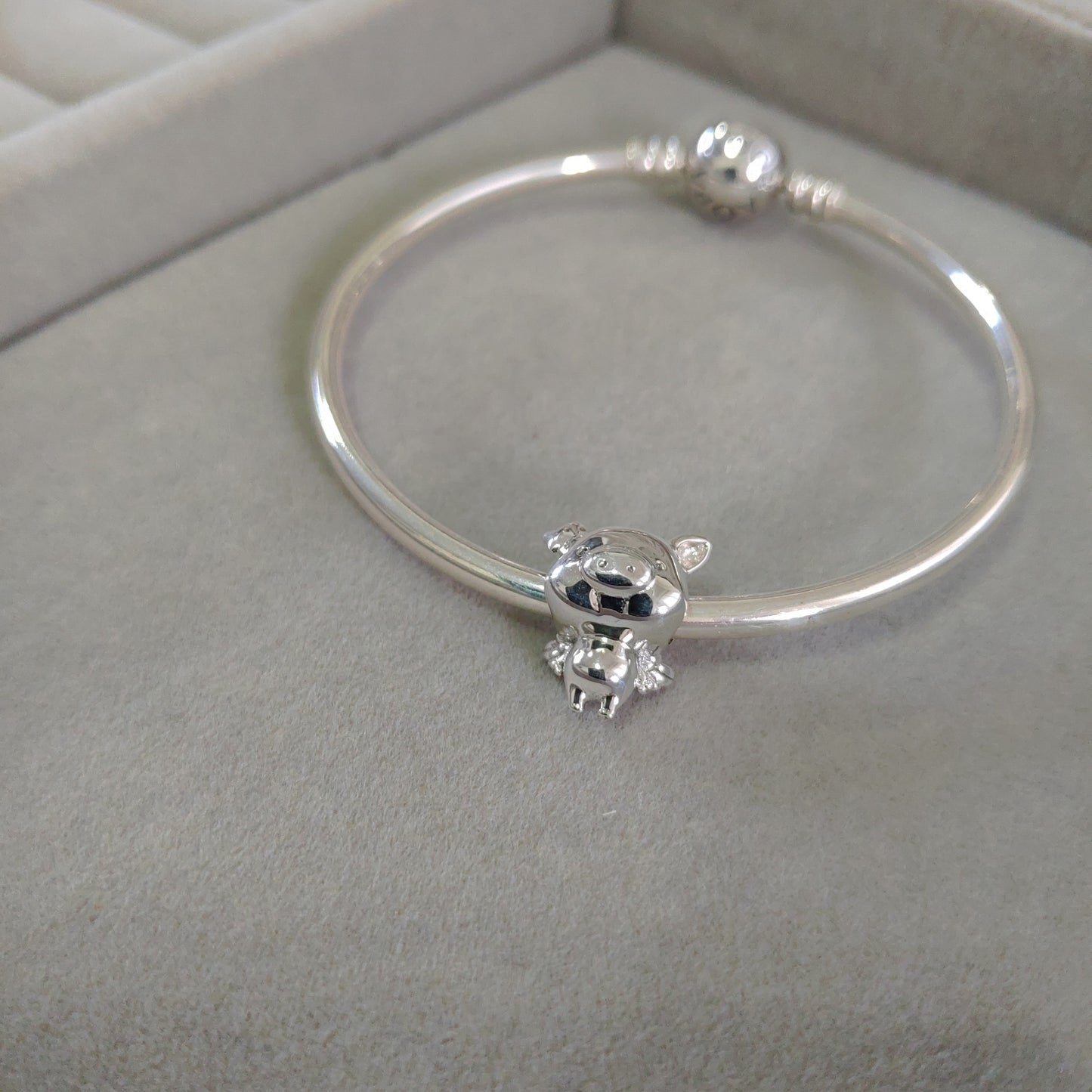 Charm Cerdito con Alas
