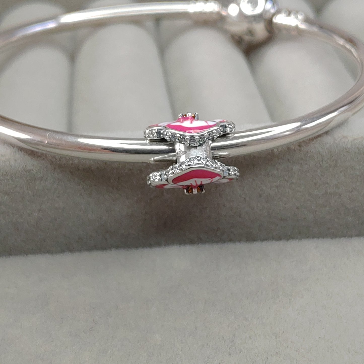 Charm Pensamiento Rosa