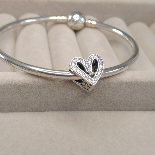 Charm Corazón en Pavé