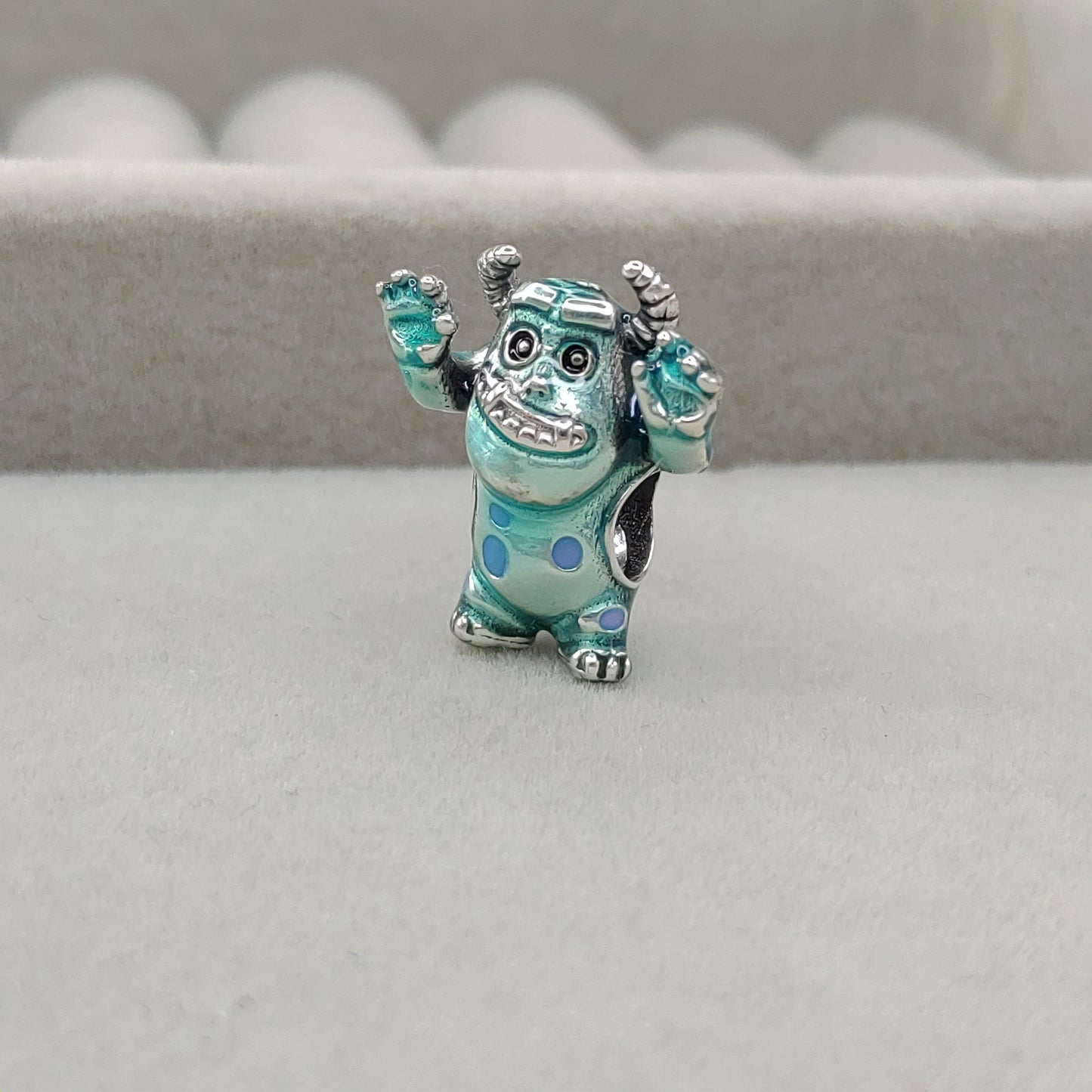 Charm Sulley de Monsters, Inc.