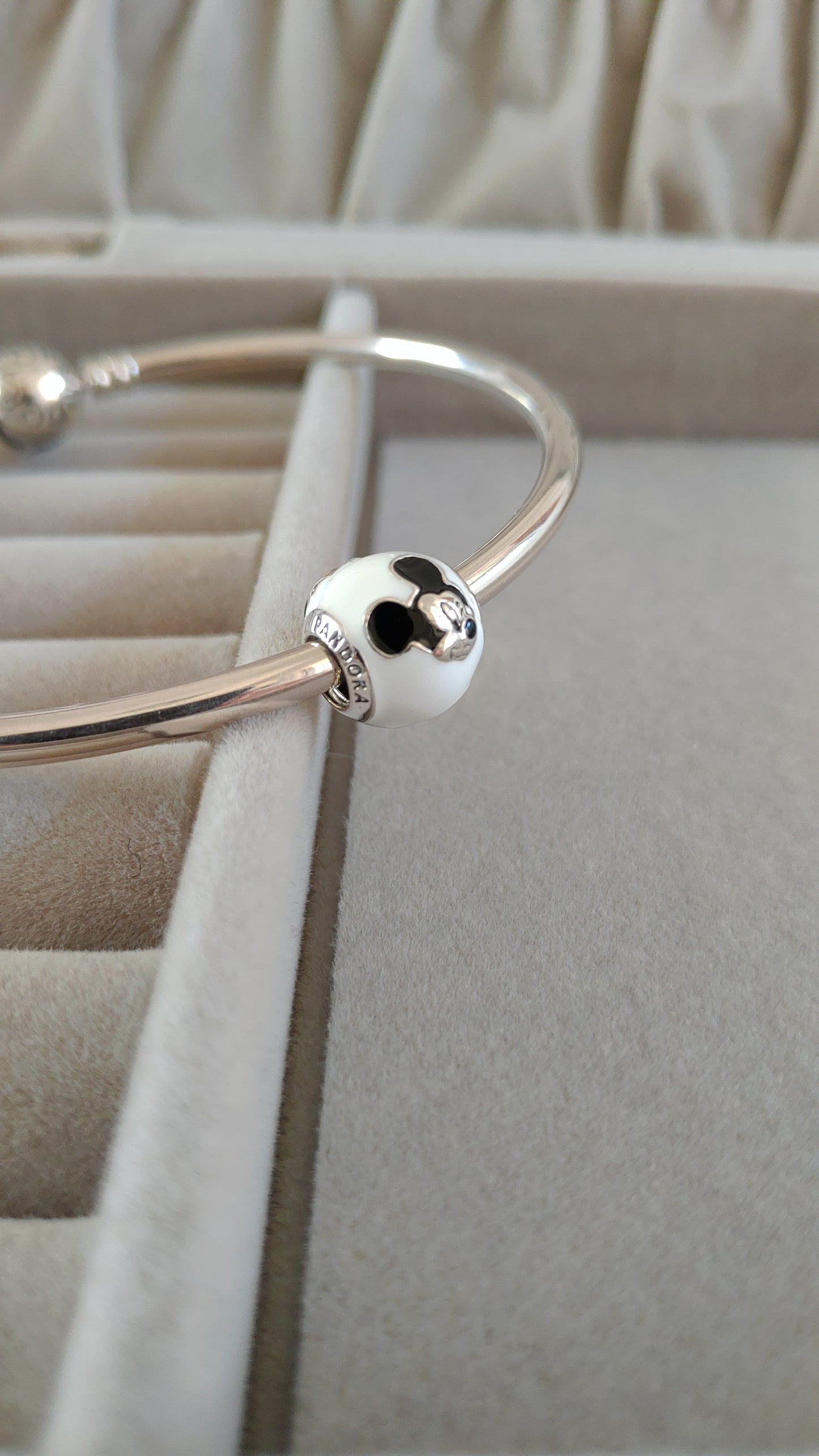 Charm Mickey Esfera Blanca