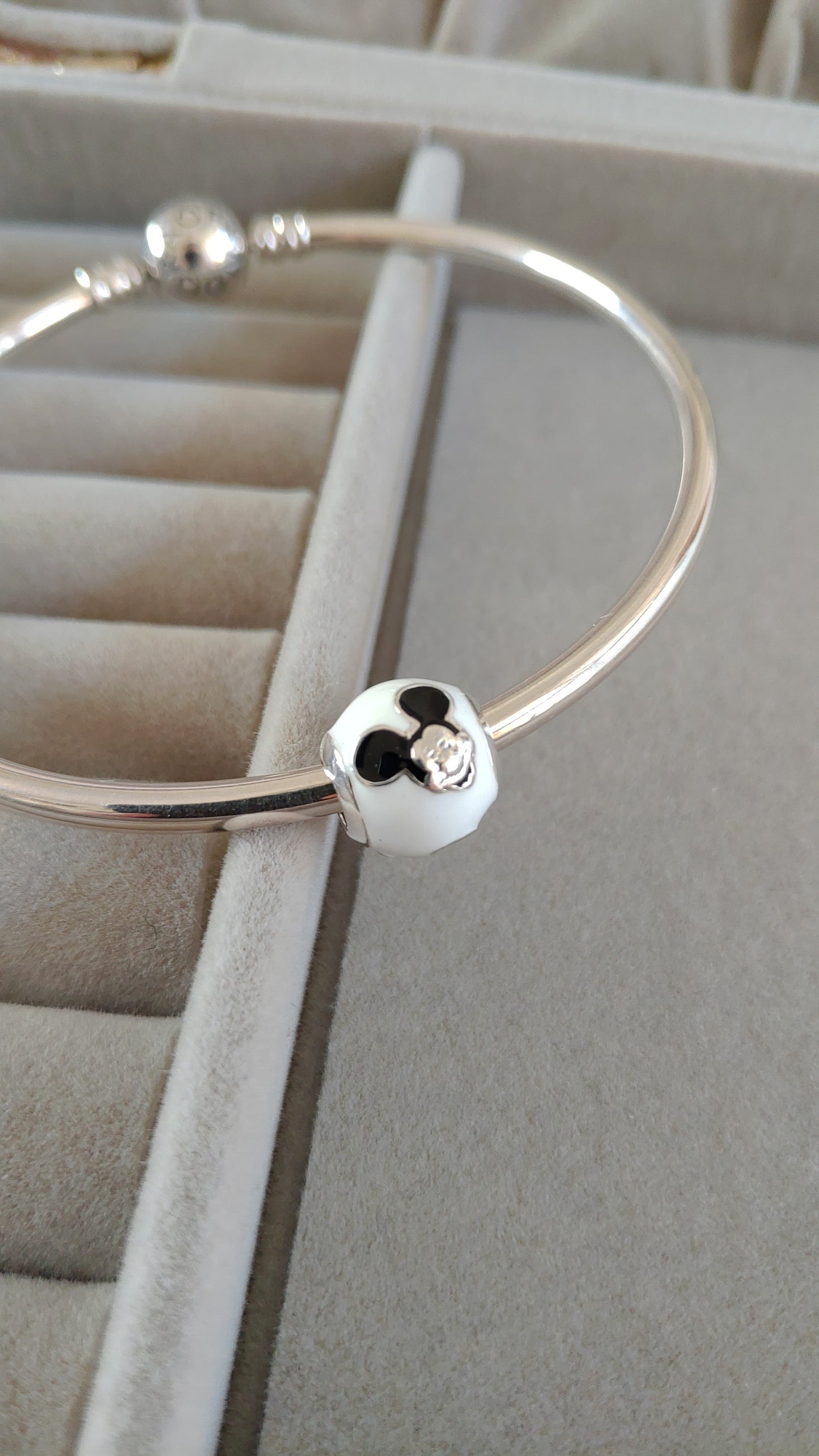 Charm Mickey Esfera Blanca