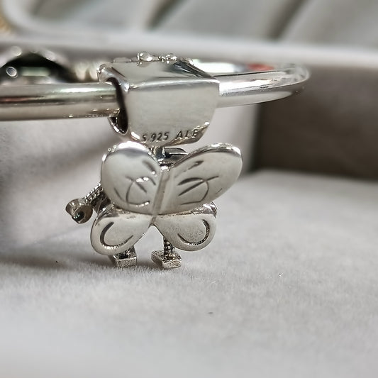 Charm Hada Robot