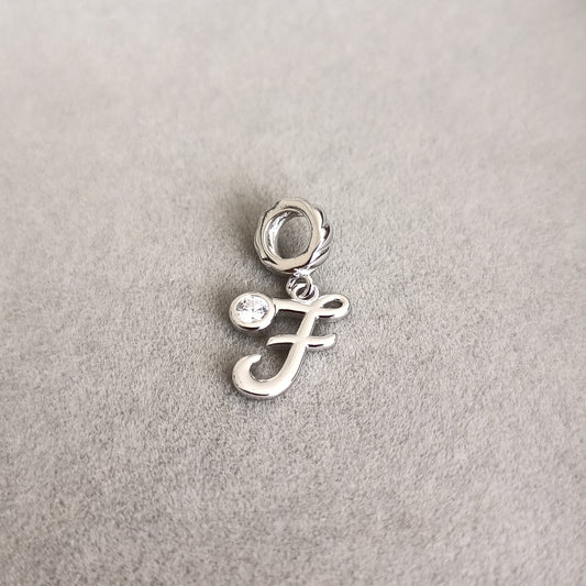Charm Letra F