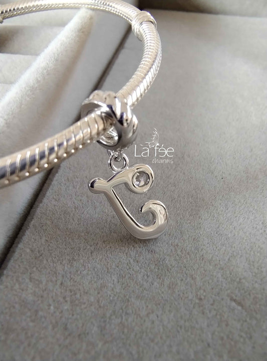 Charm Letra J