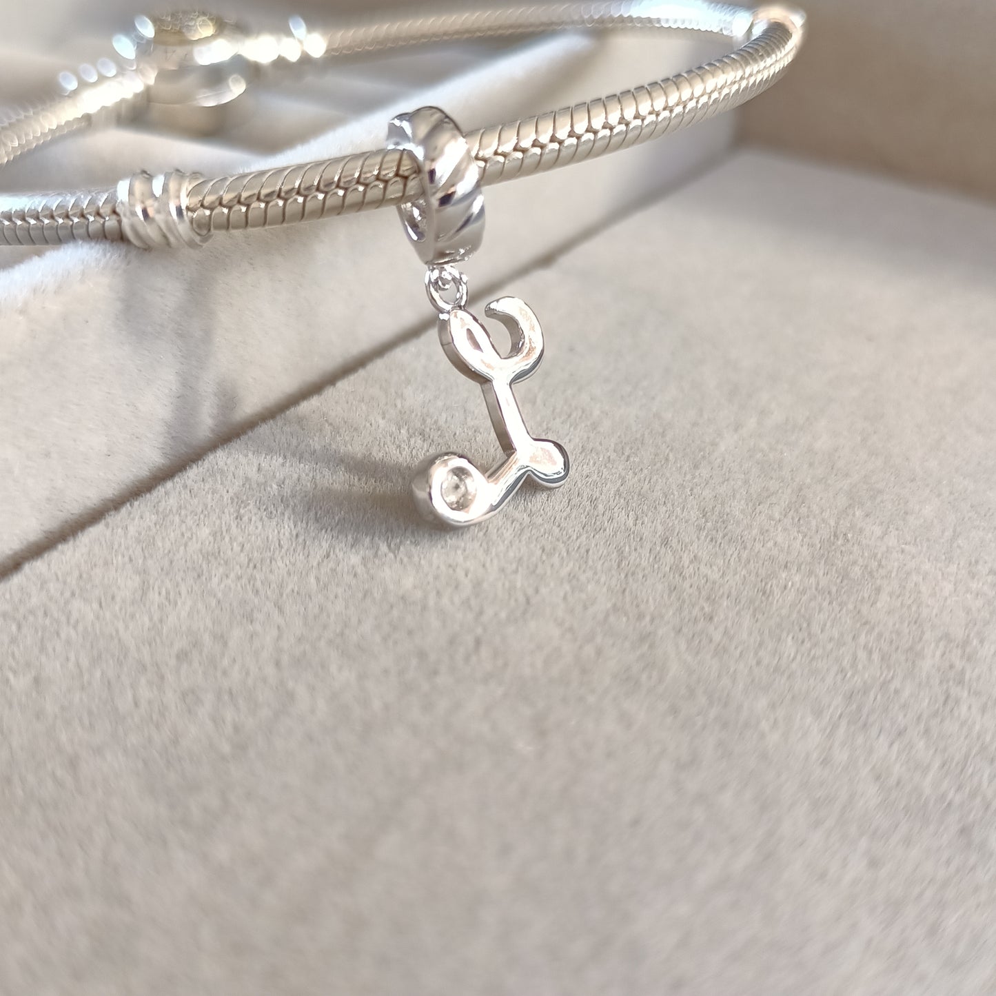 Charm Letra L