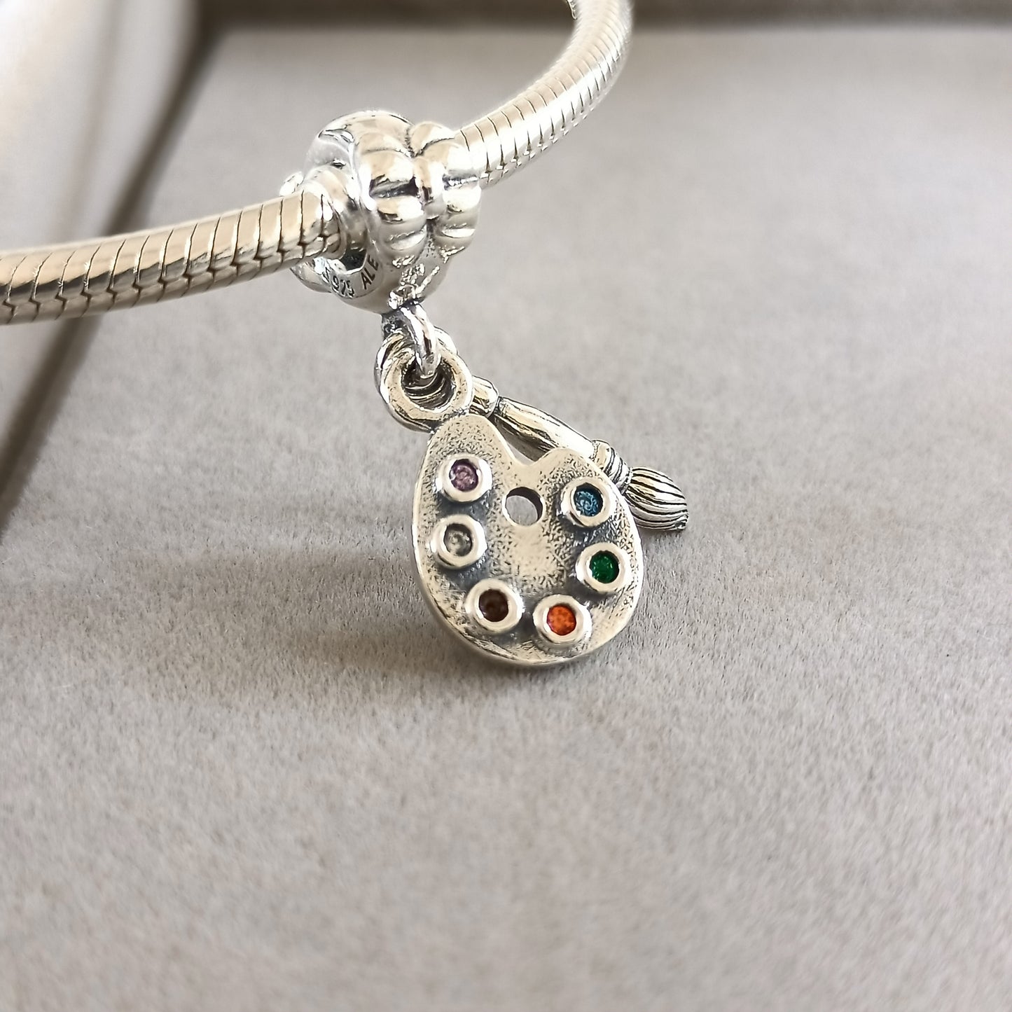 Charm Paleta de Colores con Pincel