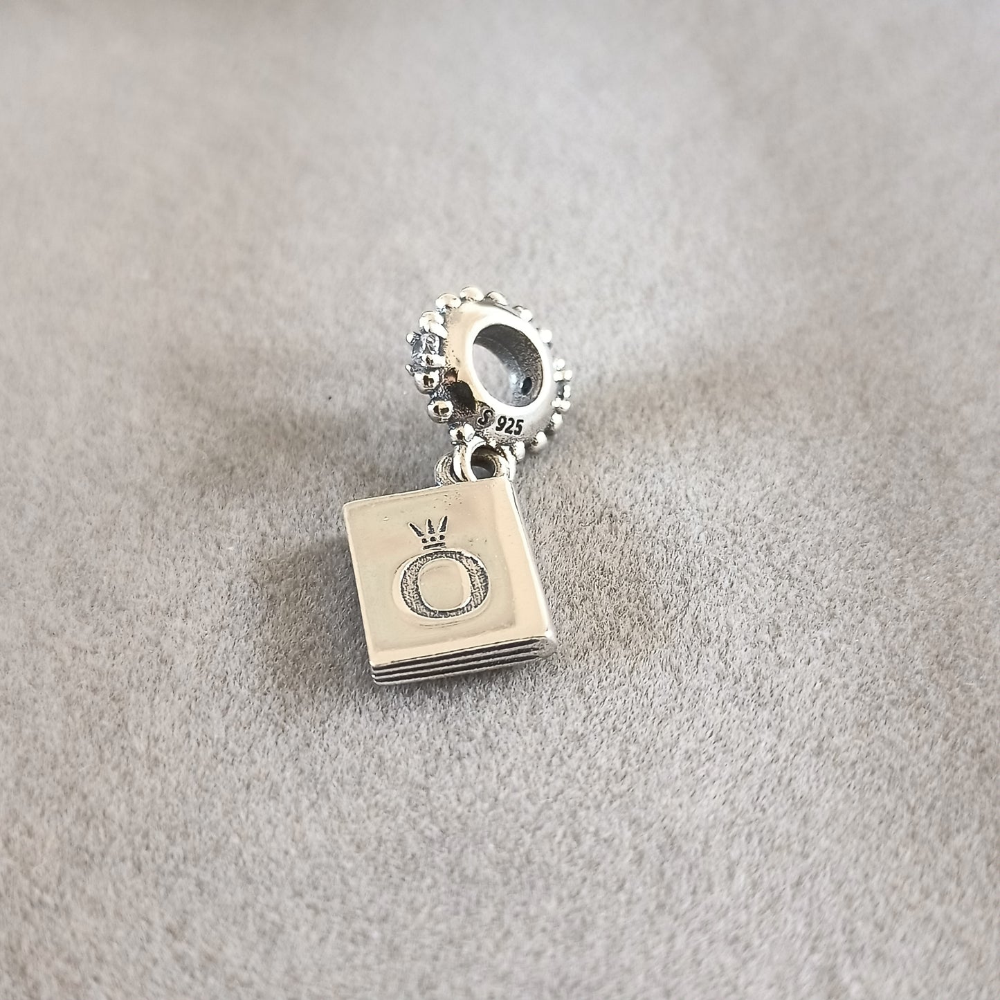Charm Pasaporte