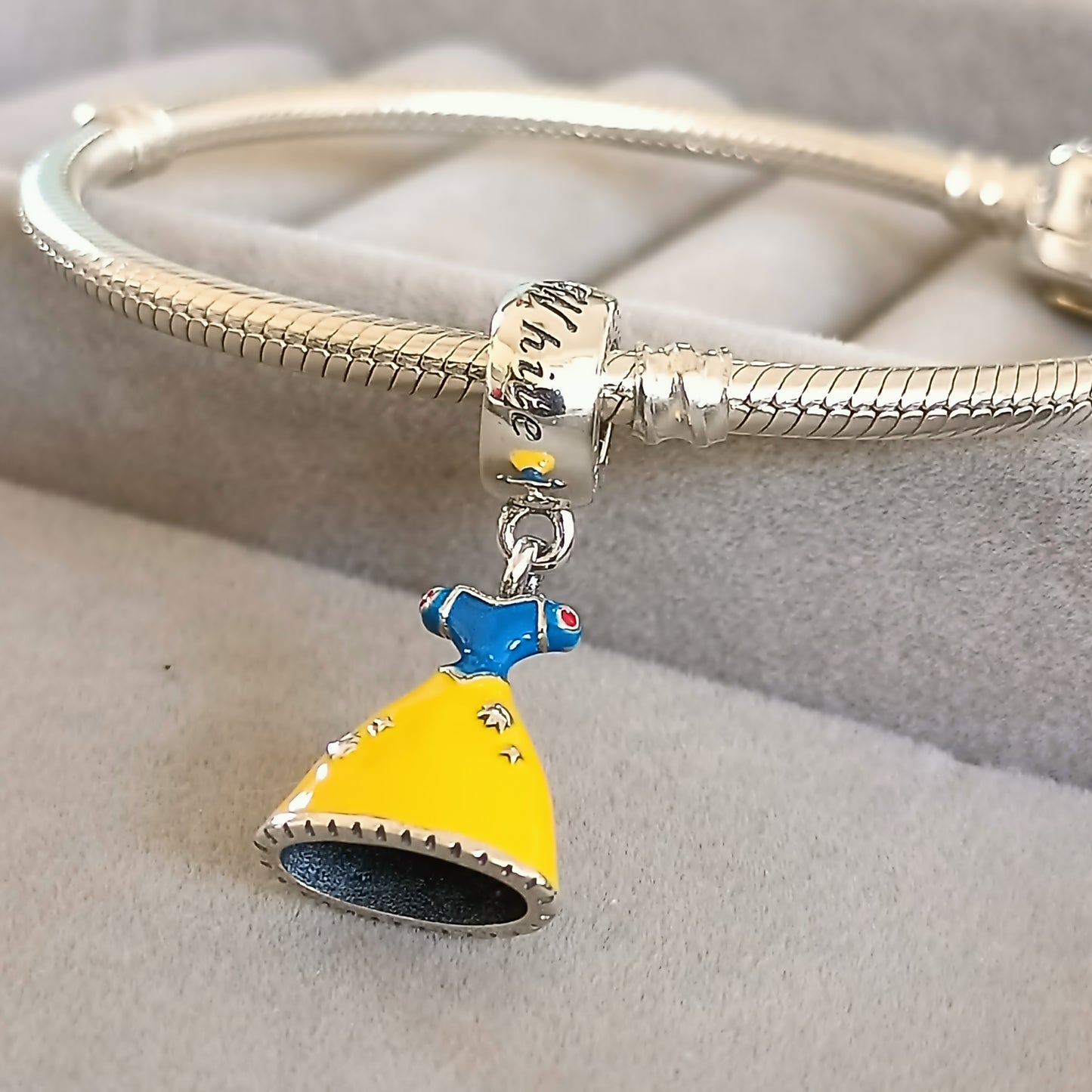 Charm Vestido Blancanieves