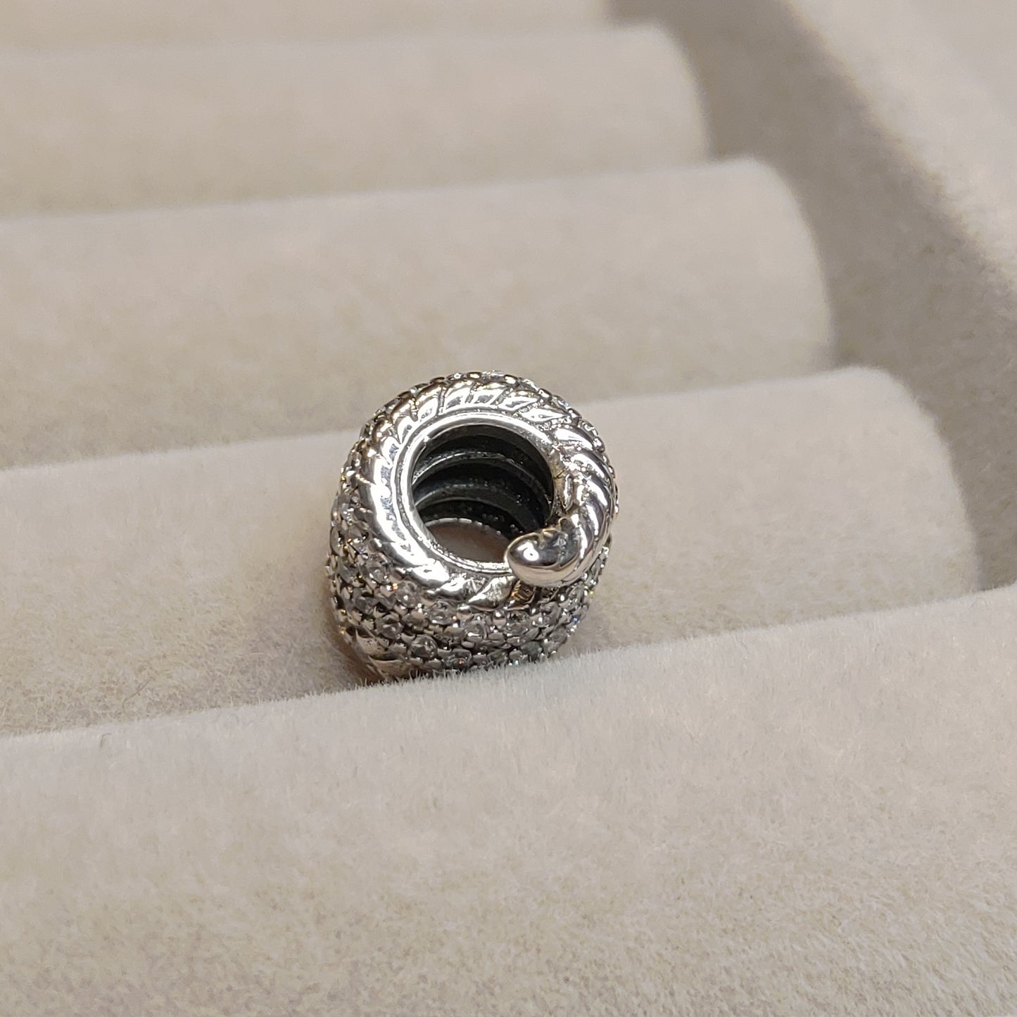 Charm Serpiente2 con Zircones