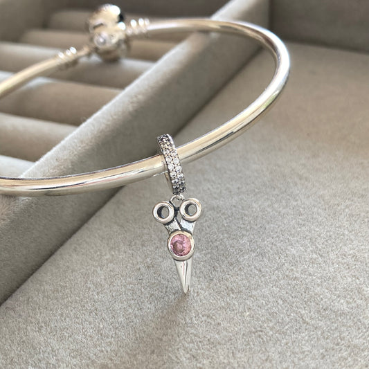 Charm Tijeras con Zircón Rosa