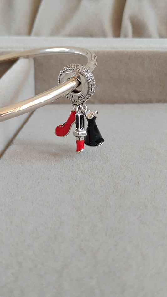 Charm Taco, Labial y Vestido