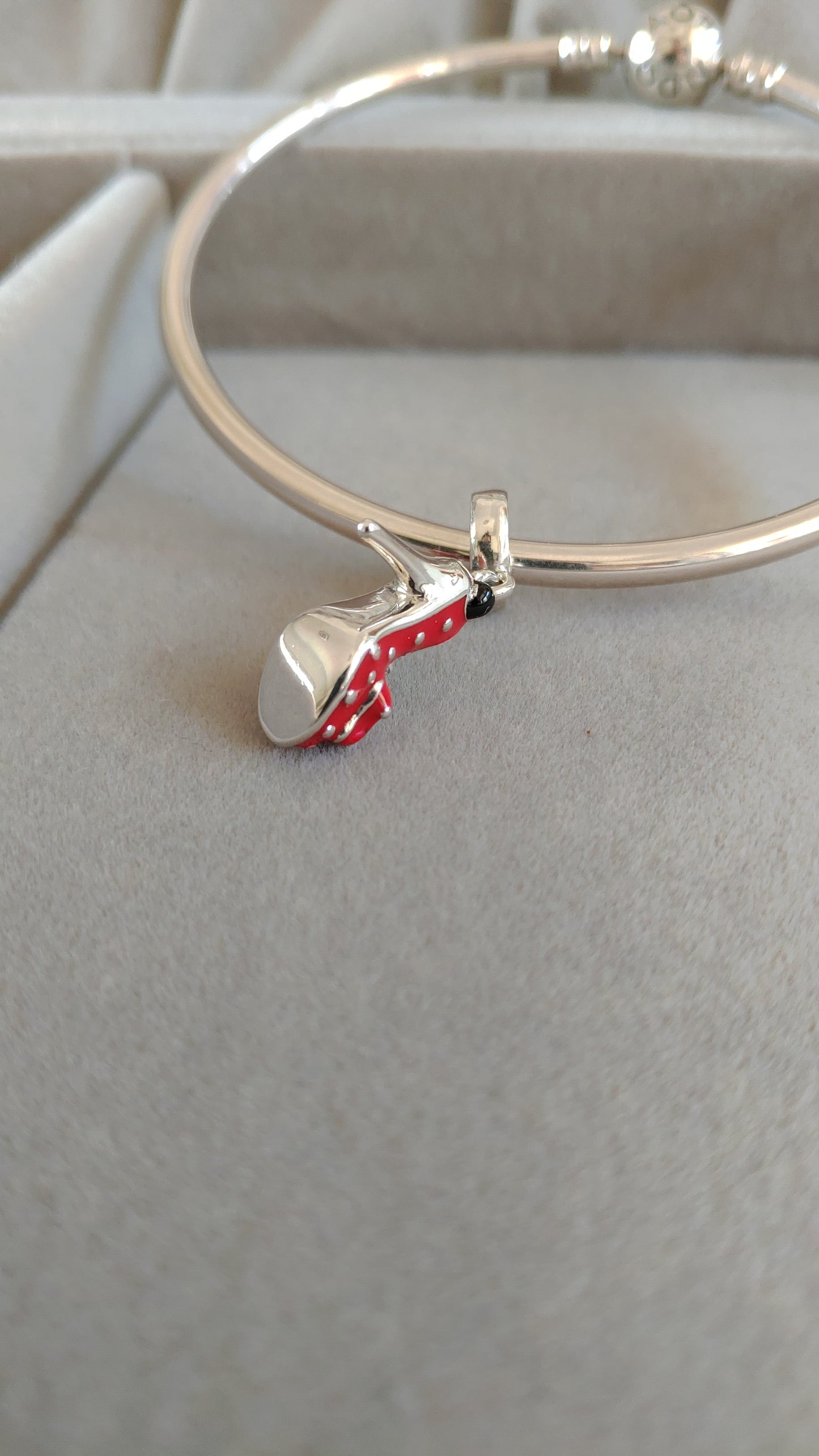 Charm Tacón PinUp