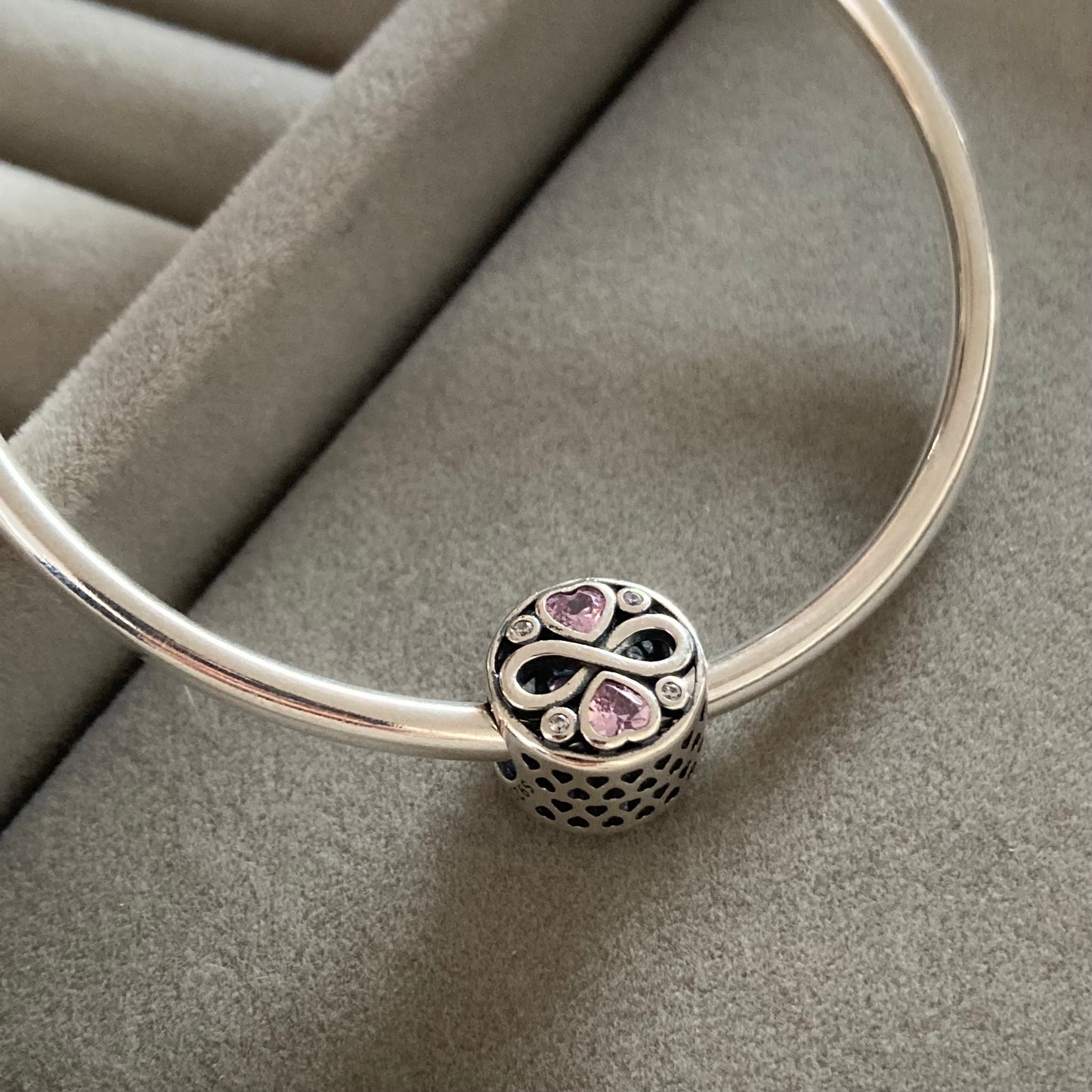 Charm Infinito Corazones Rosa