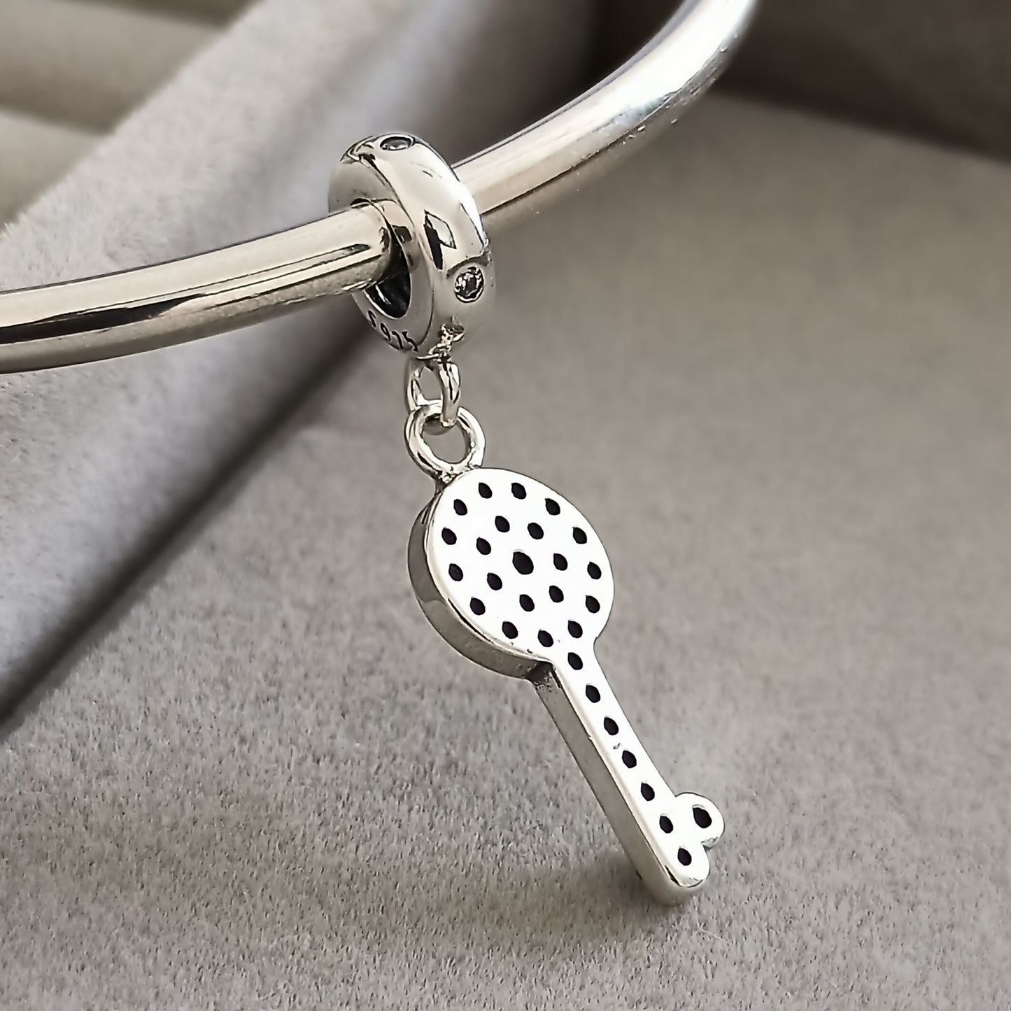 Charm Colgante Llave con Zircones Azules