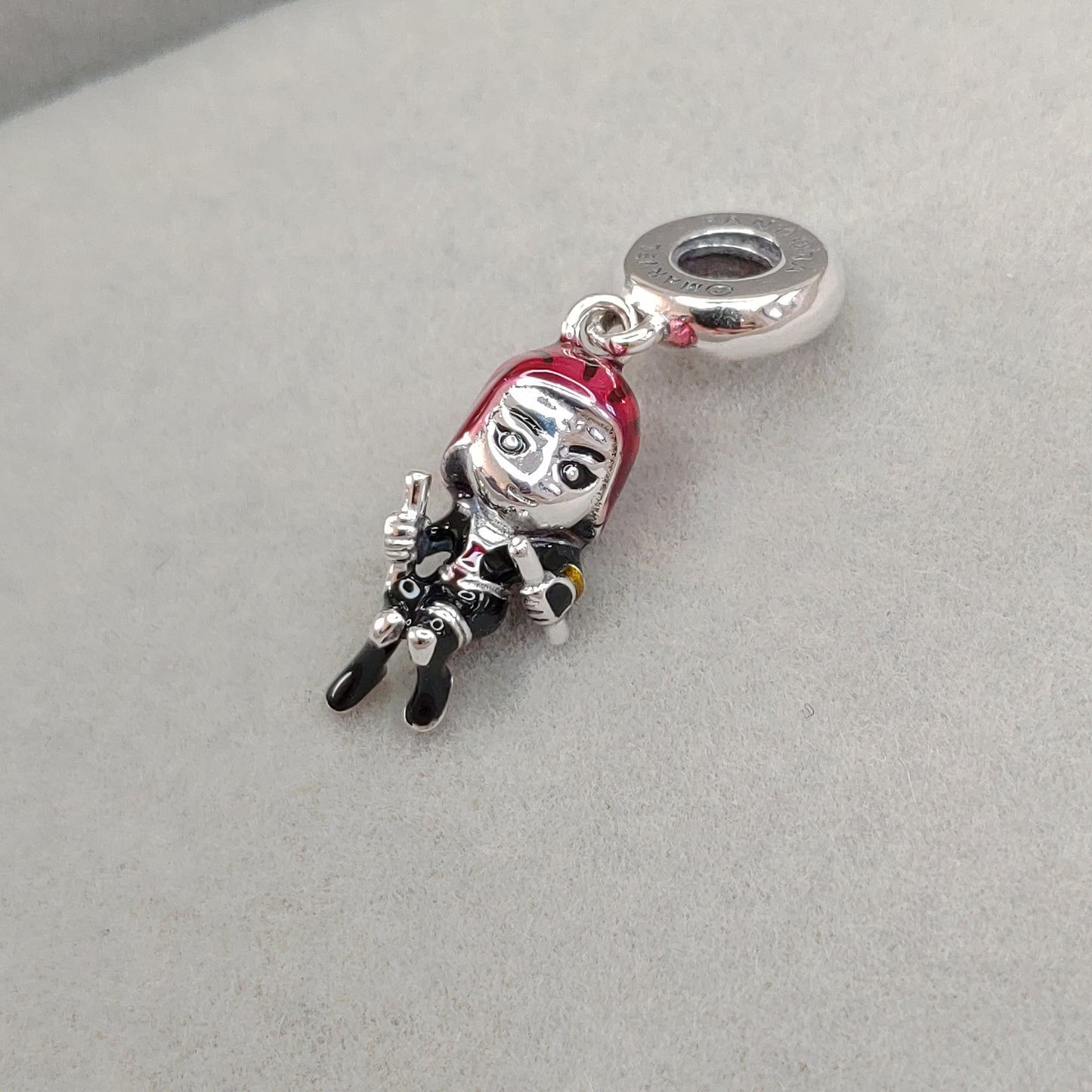 Charm Viuda Negra