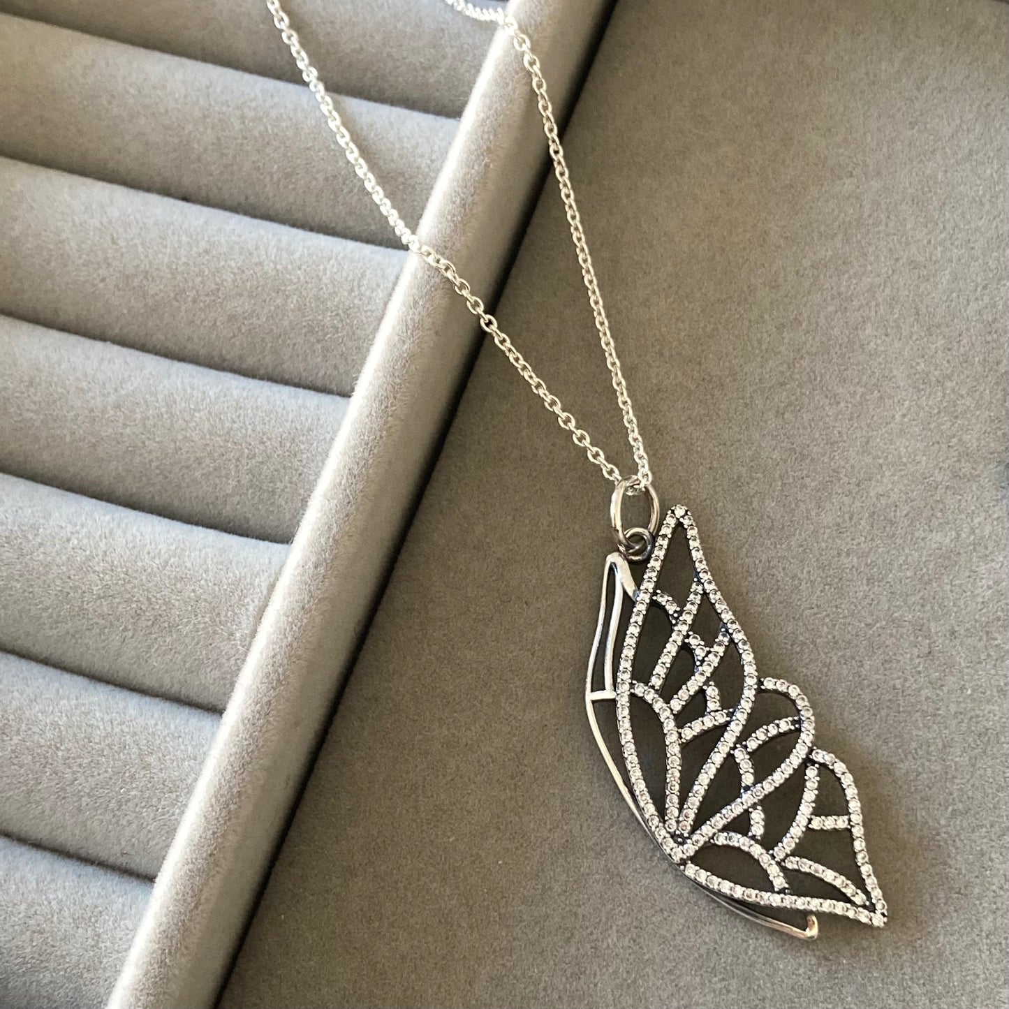 Colgante Alas de Mariposas con Zircones