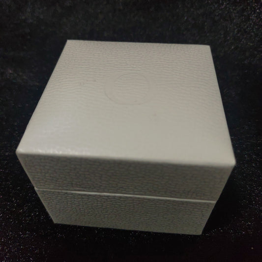 Caja Blanca para Charm o Anillo (interior rosa)
