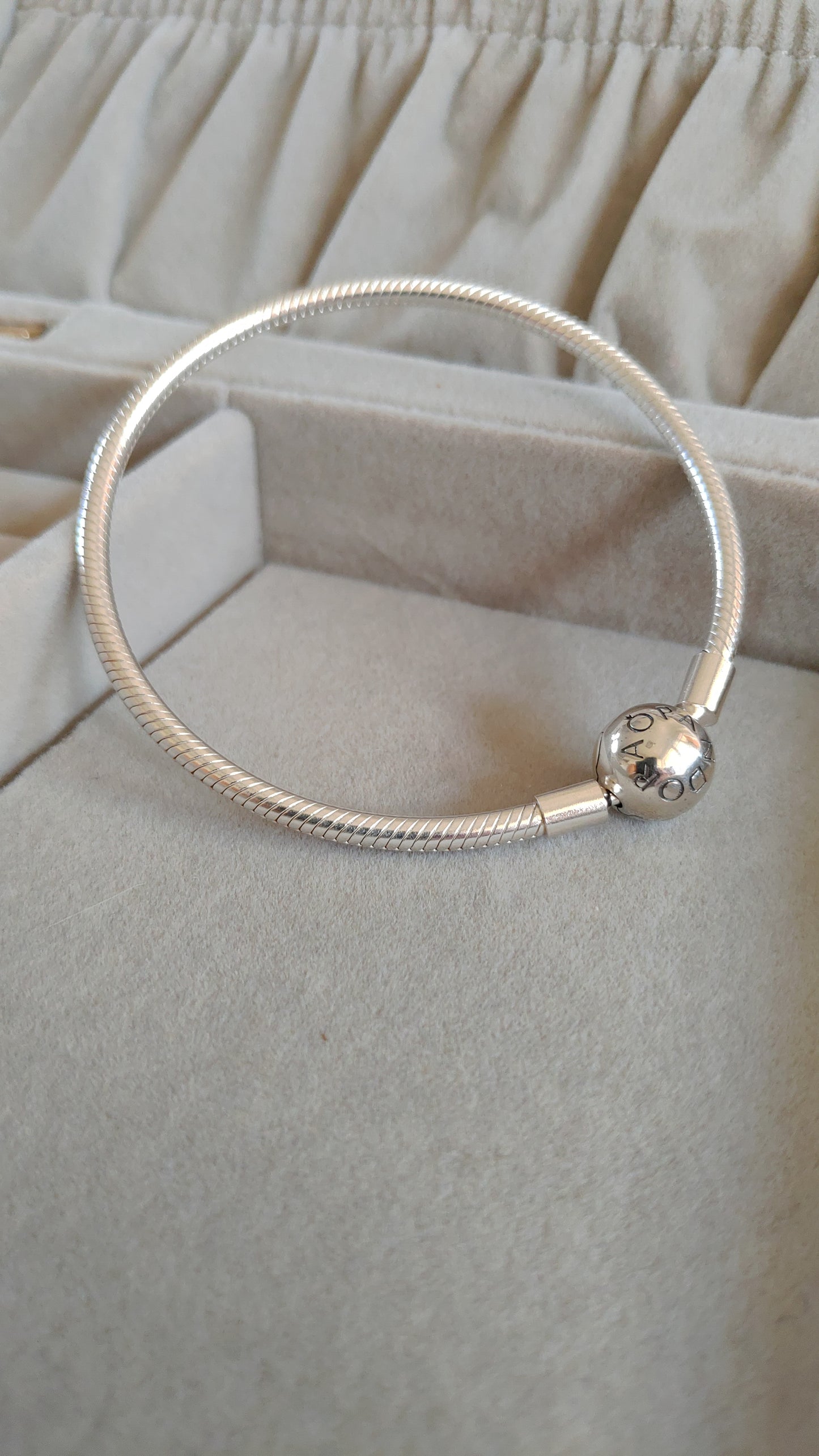 Pulsera Serpiente con Broche Esférico Liso