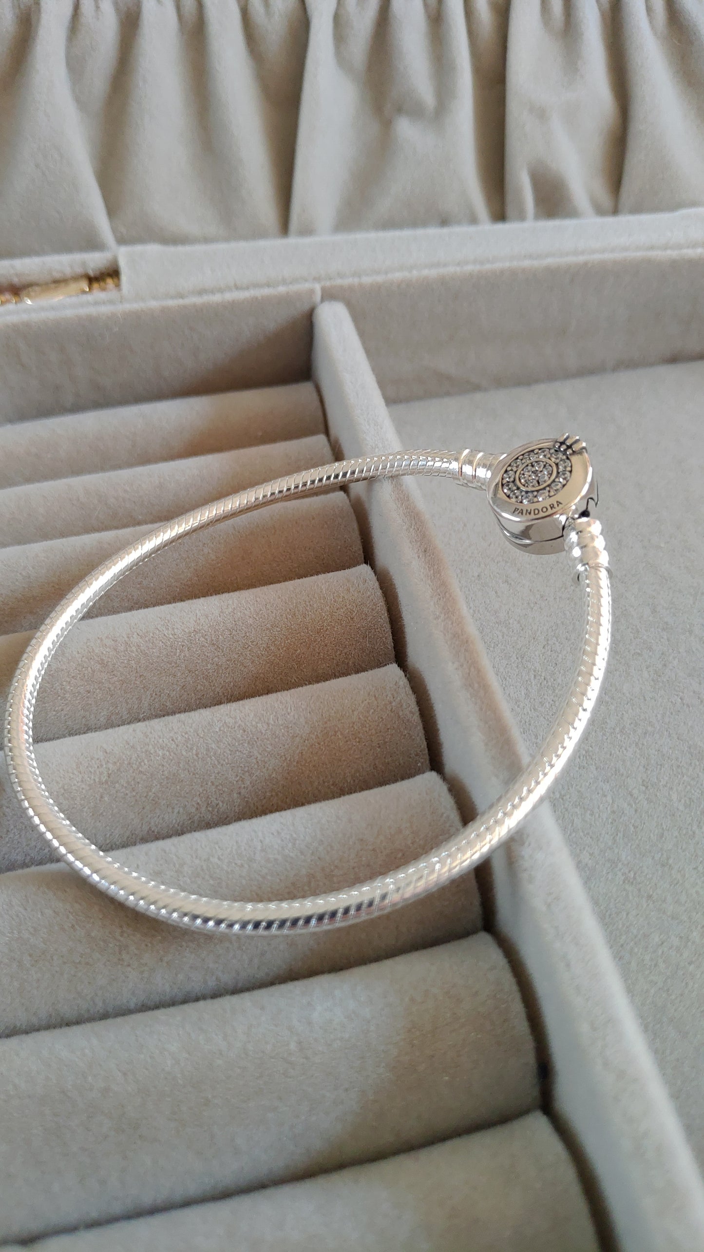 Pulsera con Broche Redondo con Zircones