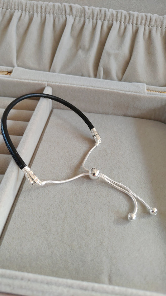 Pulsera Negra de Cuero (S) con Cierre Deslizante