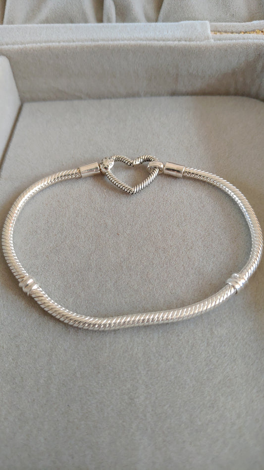 Pulsera Serpiente con Broche de Corazón