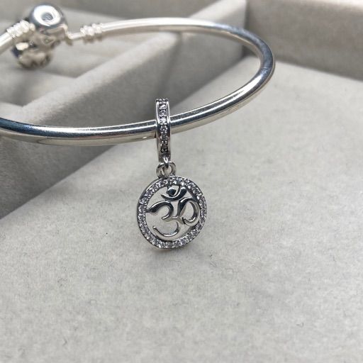 Charm “Om”