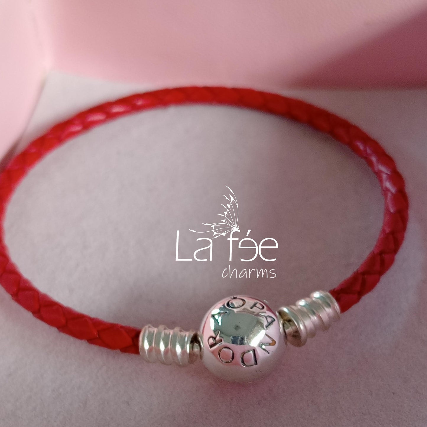 Pulsera Roja Simple con Broche Esférico