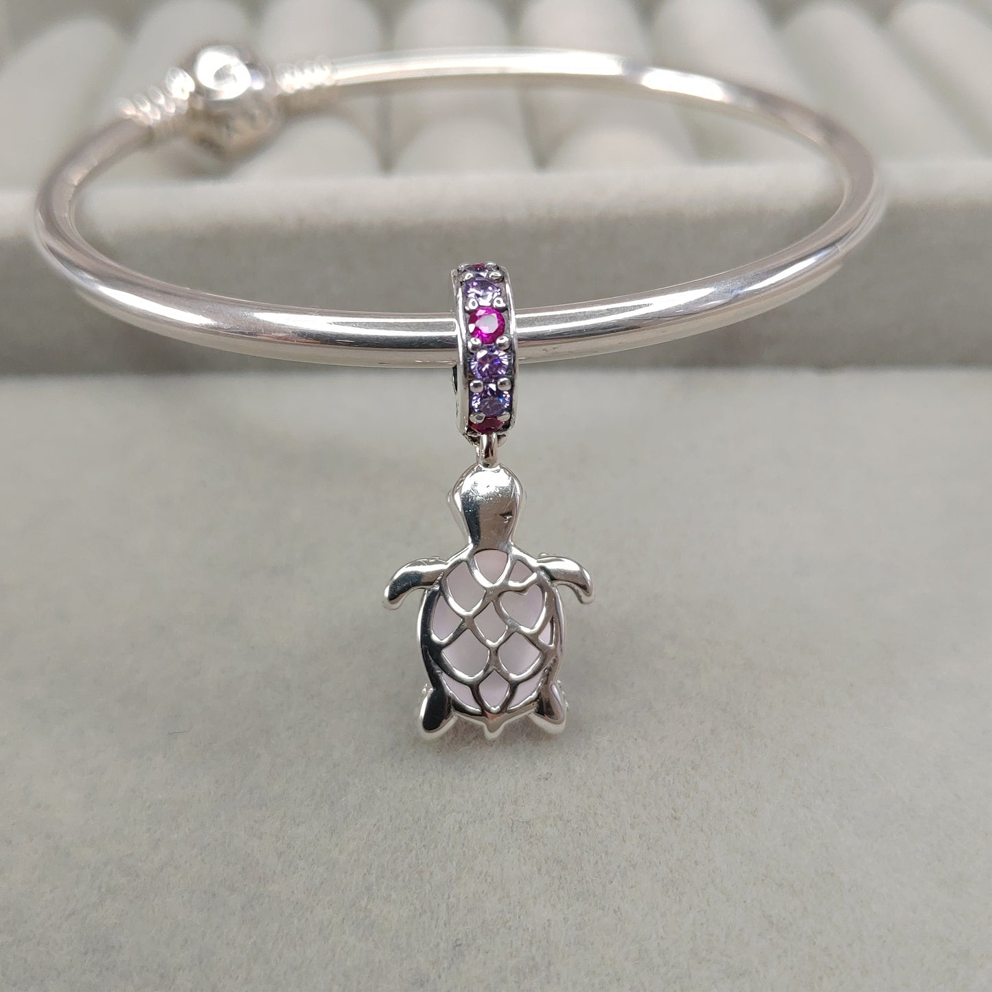 Charm Tortuga Piedra Rosa