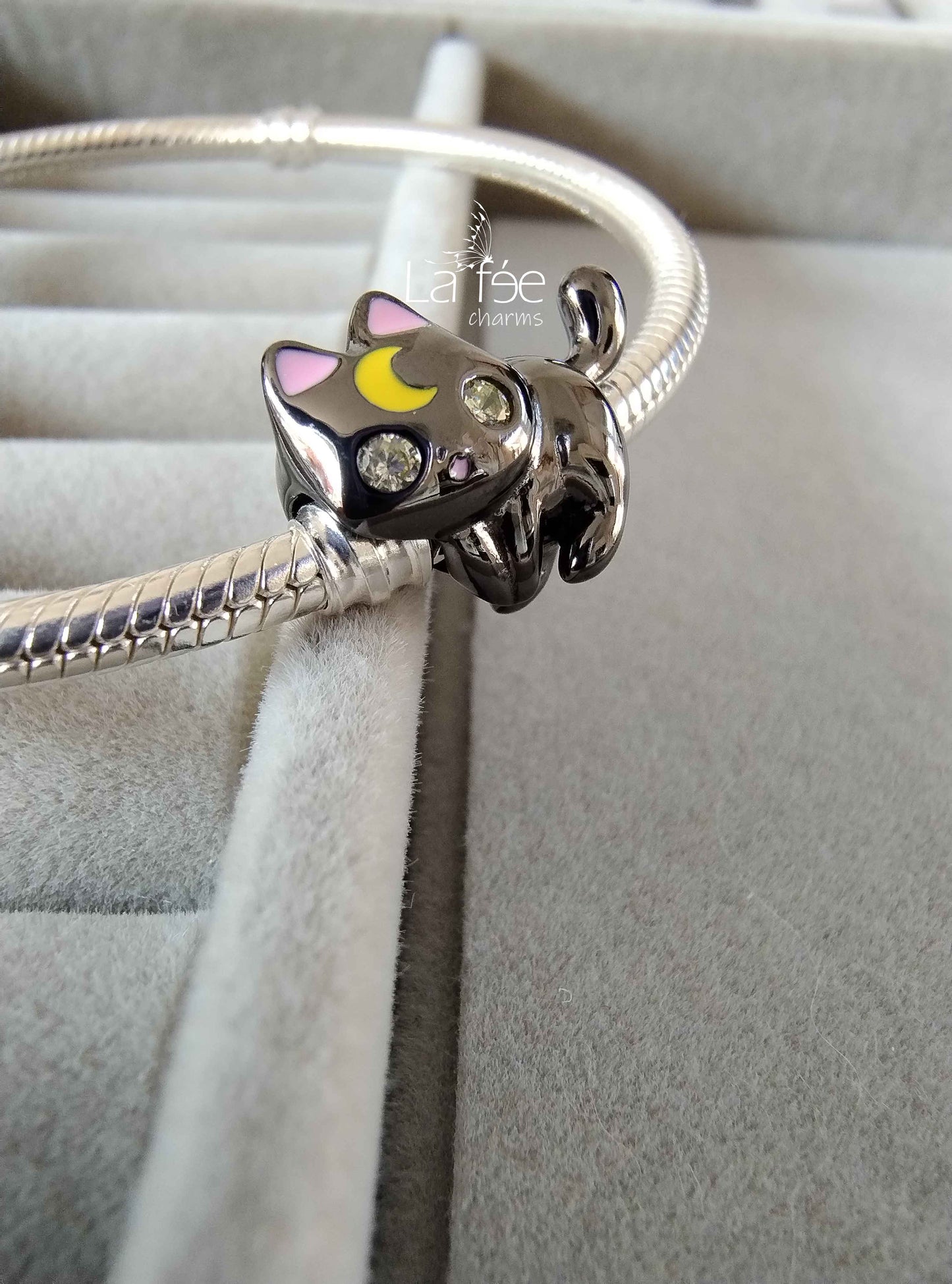 Charm Gatito Luna