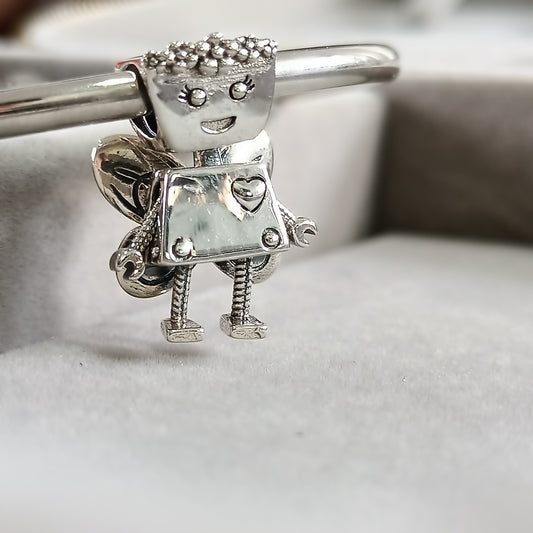 Charm Hada Robot