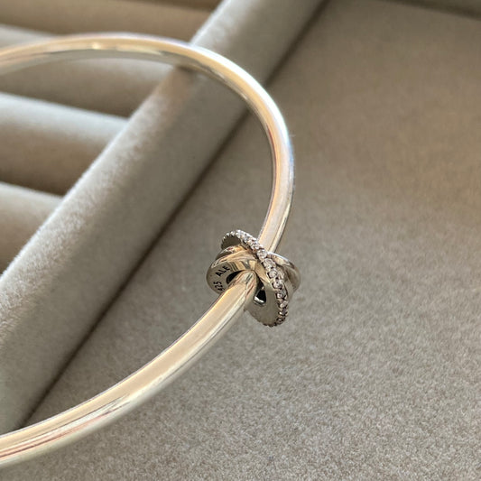 Charm Separador con Zircones